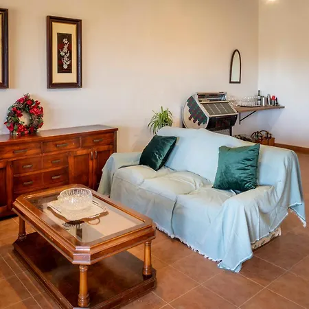 Charming With Private Pool