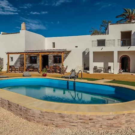Charming With Private Pool * Vera